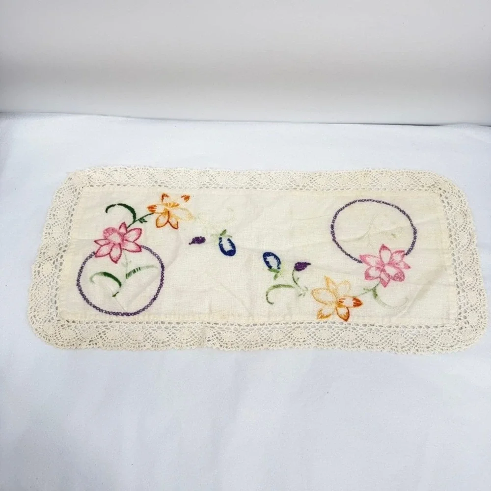 Vintage Hand Embroidered Small Table Runner Dresser Scarf Floral Lace **READ